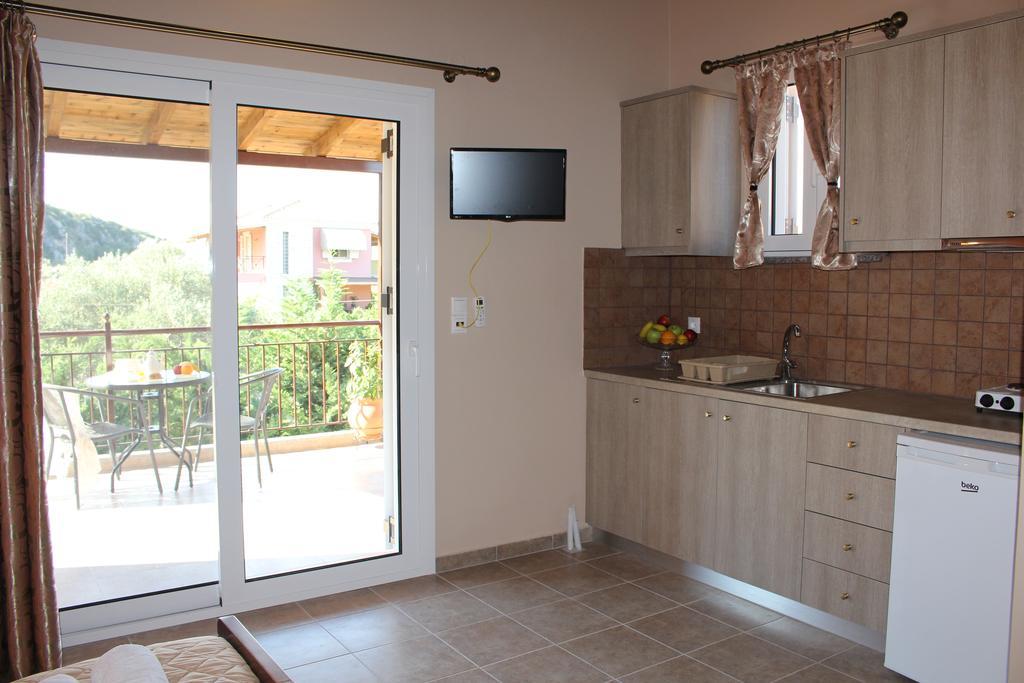 Alkionis Pool View Apartments Lefkáda エクステリア 写真
